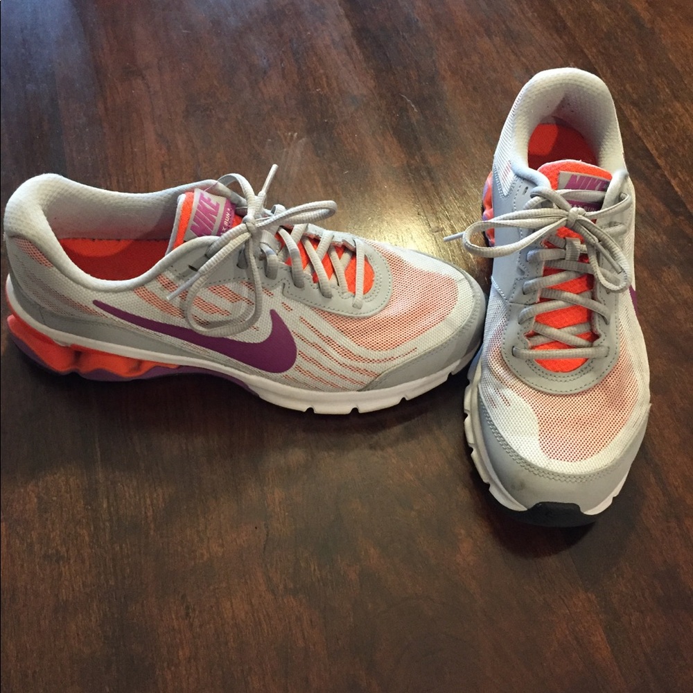Nike size 9 reax run 9